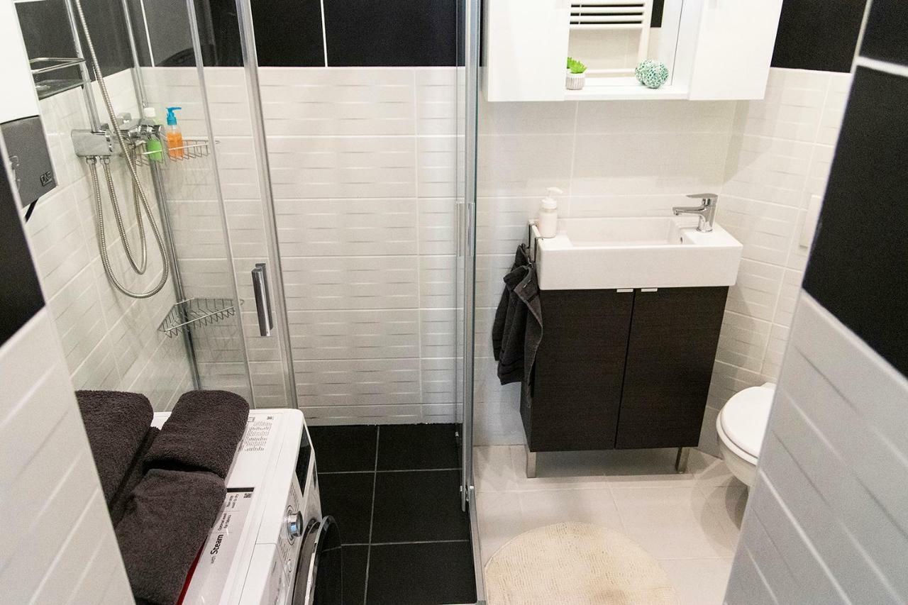Dora Apartment Near Buda Castle With Parking! Budapest Exteriör bild