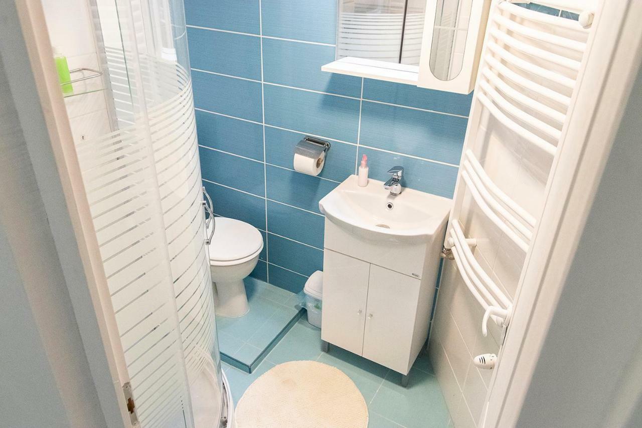 Dora Apartment Near Buda Castle With Parking! Budapest Exteriör bild
