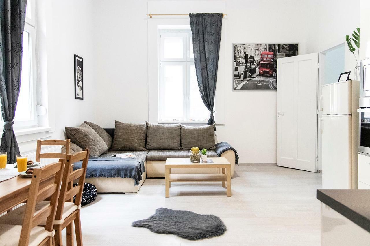 Dora Apartment Near Buda Castle With Parking! Budapest Exteriör bild